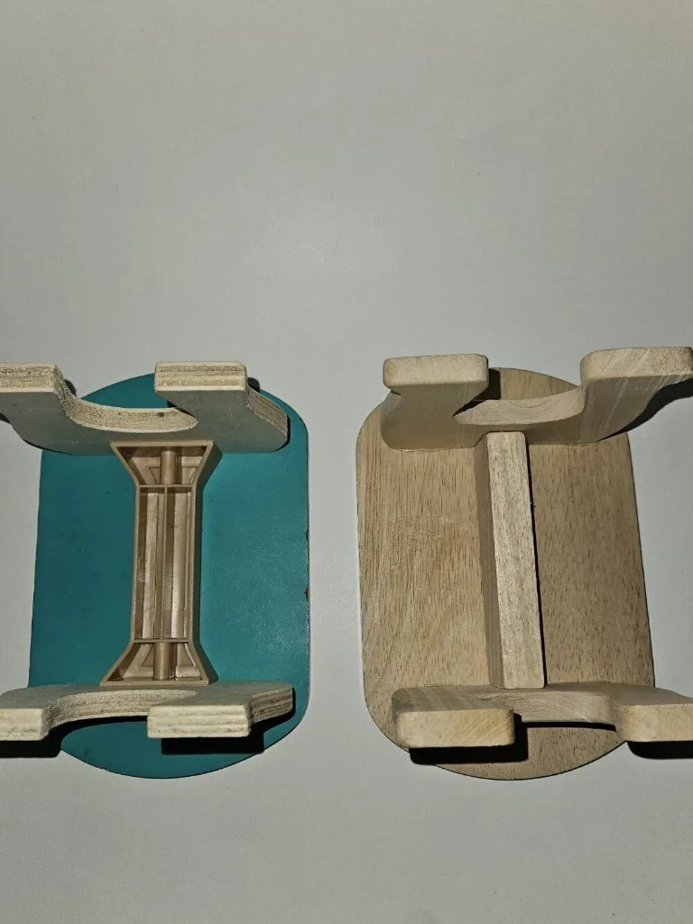 Doll Furniture 2 Aqua/Tan Wood Tables 1 White Wicker Table / Stool ? READ